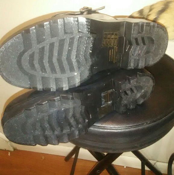 Michael Kors Women's Rain Boots - Picture 2 of 8